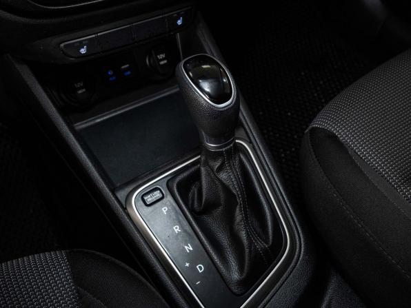 Hyundai Solaris II с пробегом 2017 года, цена 1 339 000 рублей, 141000 км, седан, Автокод Объявления