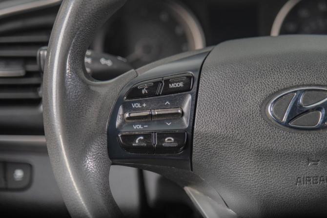 Hyundai Elantra VI (AD) Рестайлинг с пробегом 2018 года, цена 999 000 рублей, 152000 км, седан, Автокод Объявления
