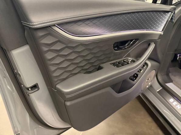 Bentley Flying Spur IV с пробегом 2025 года, цена 40 900 000 рублей, 2097 км, седан, Автокод Объявления