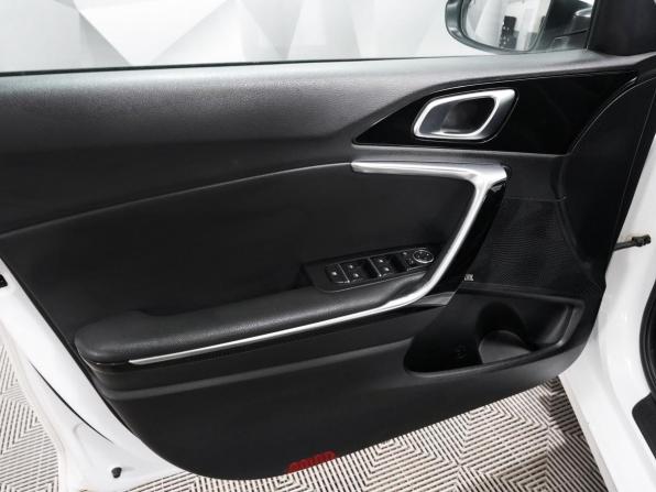 Kia Ceed III с пробегом 2019 года, цена 1 777 000 рублей, 83000 км, универсал, Автокод Объявления
