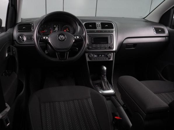 Volkswagen Polo V Рестайлинг с пробегом 2019 года, цена 1 277 000 рублей, 129780 км, седан, Автокод Объявления