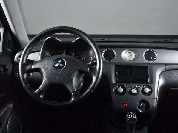 Mitsubishi Outlander I с пробегом 2005 года, цена 649 995 рублей, 295350 км, внедорожник, Автокод Объявления