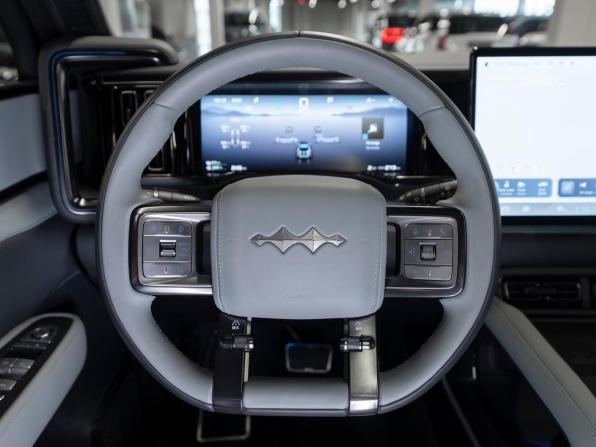 BYD FangChengBao Leopard 5 I с пробегом 2023 года, цена 5 700 000 рублей, 100 км, внедорожник, Автокод Объявления