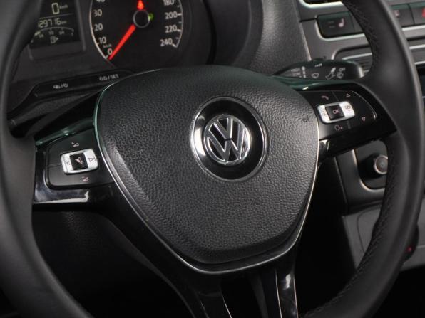 Volkswagen Polo V Рестайлинг с пробегом 2019 года, цена 1 325 000 рублей, 129716 км, седан, Автокод Объявления