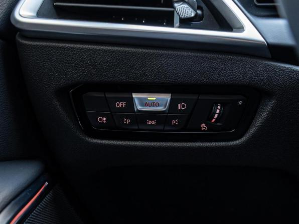 BMW 3 серии VII (G2x) Рестайлинг 2 с пробегом 2025 года, цена 5 940 000 рублей, 10766 км, седан, Автокод Объявления