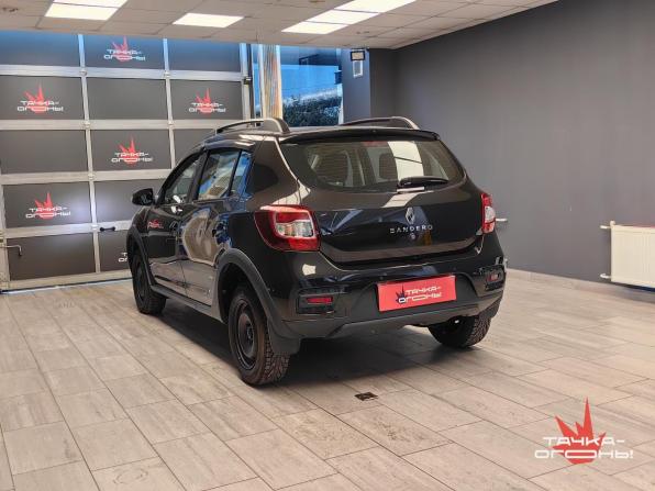 Renault Sandero II Рестайлинг с пробегом 2021 года, цена 1 460 000 рублей, 9800 км, хэтчбек, Автокод Объявления
