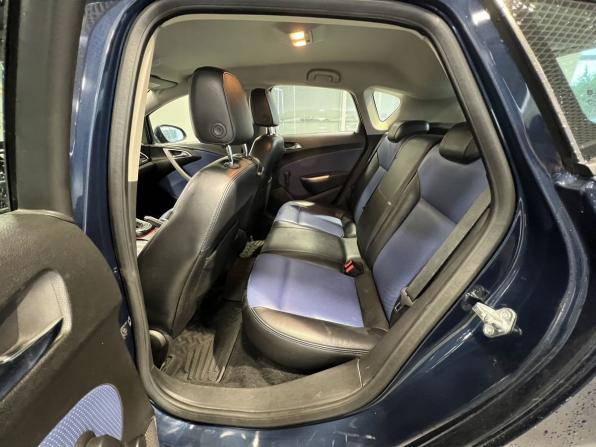 Opel Astra J с пробегом 2010 года, цена 521 000 рублей, 187000 км, хэтчбек, Автокод Объявления