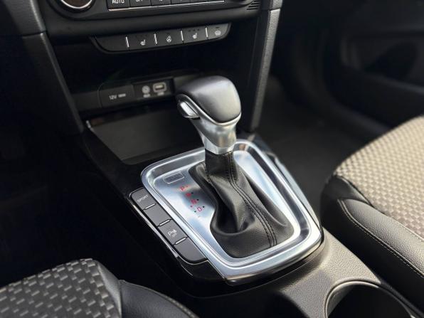 Kia Ceed III с пробегом 2019 года, цена 1 545 000 рублей, 175700 км, универсал, Автокод Объявления