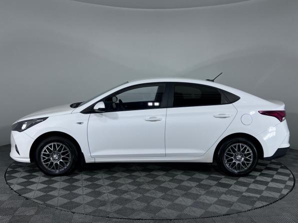 Hyundai Solaris II Рестайлинг с пробегом 2021 года, цена 1 347 000 рублей, 158723 км, седан, Автокод Объявления