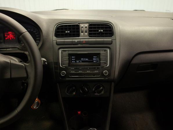 Volkswagen Polo V с пробегом 2010 года, цена 640 000 рублей, 267326 км, седан, Автокод Объявления