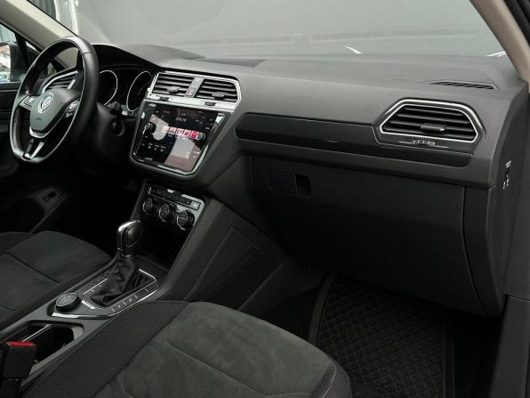 Volkswagen Tiguan II с пробегом 2018 года, цена 2 465 800 рублей, 75056 км, внедорожник, Автокод Объявления