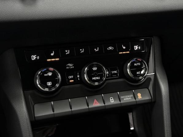 Skoda Karoq I с пробегом 2021 года, цена 2 590 000 рублей, 88090 км, внедорожник, Автокод Объявления