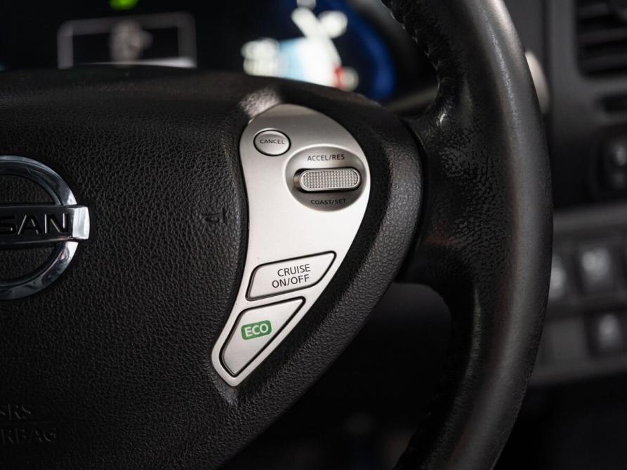 Nissan Leaf I (ZE0/AZE0) Иркутск  - изображение 11