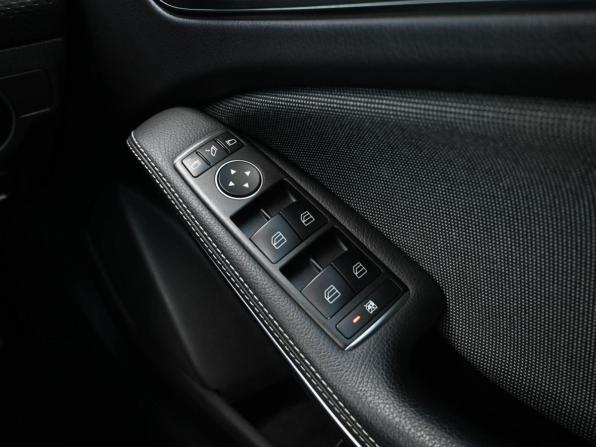 Mercedes-Benz A-Класс III (W176) Рестайлинг с пробегом 2017 года, цена 1 599 000 рублей, 50169 км, хэтчбек, Автокод Объявления