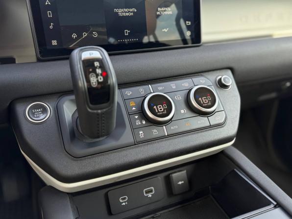 Land Rover Defender II с пробегом 2020 года, цена 4 250 000 рублей, 121251 км, внедорожник, Автокод Объявления