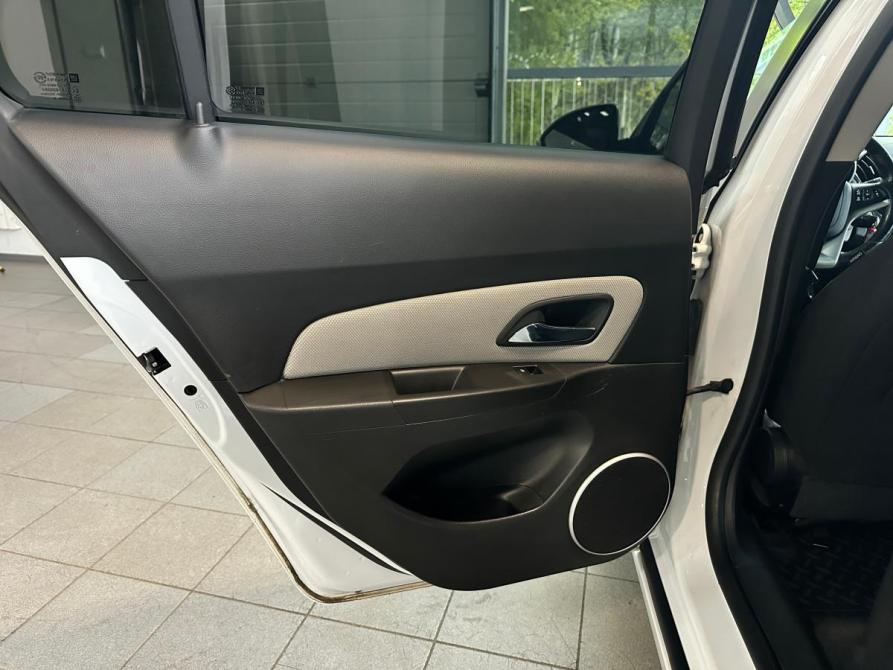 Chevrolet Cruze I Рестайлинг Санкт-Петербург  - изображение 22