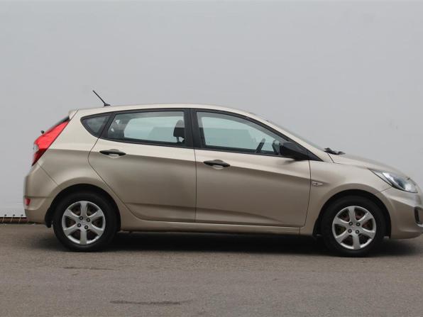 Hyundai Solaris I с пробегом 2013 года, цена 640 000 рублей, 130642 км, хэтчбек, Автокод Объявления