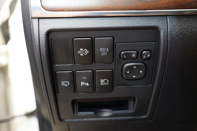 Toyota Land Cruiser 200 Series Рестайлинг 2 с пробегом 2015 года, цена 5 350 000 рублей, 229000 км, внедорожник, Автокод Объявления