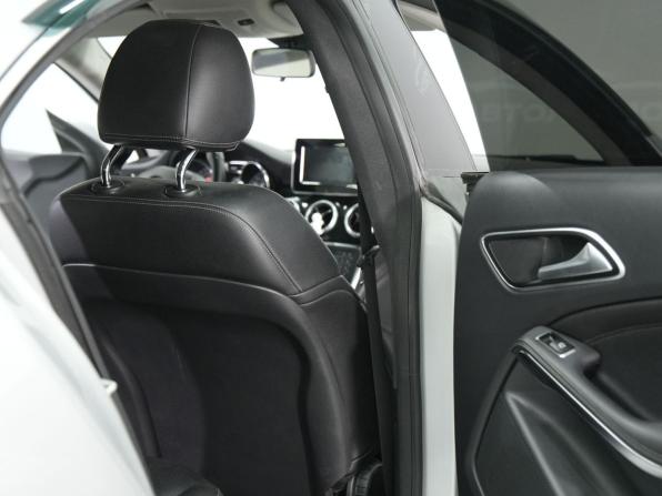 Mercedes-Benz CLA I (C117 X117) с пробегом 2015 года, цена 1 699 000 рублей, 174330 км, седан, Автокод Объявления