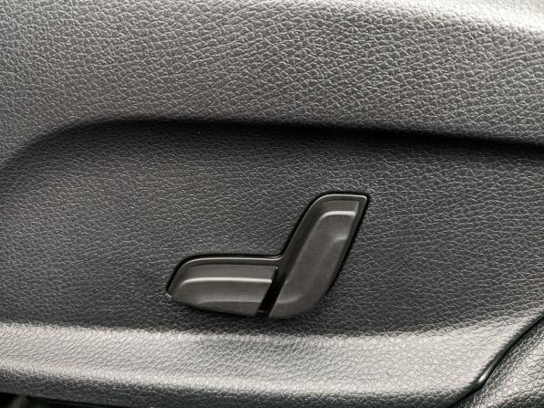Mercedes-Benz C-Класс IV (W205) Рестайлинг с пробегом 2019 года, цена 2 766 000 рублей, 92328 км, седан, Автокод Объявления
