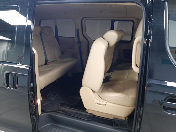 Hyundai H-1 II Рестайлинг 2 с пробегом 2018 года, цена 2 919 000 рублей, 163350 км, минивэн, Автокод Объявления