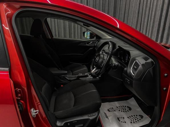 Mazda Axela III Рестайлинг с пробегом 2017 года, цена 1 250 000 рублей, 130000 км, хэтчбек, Автокод Объявления