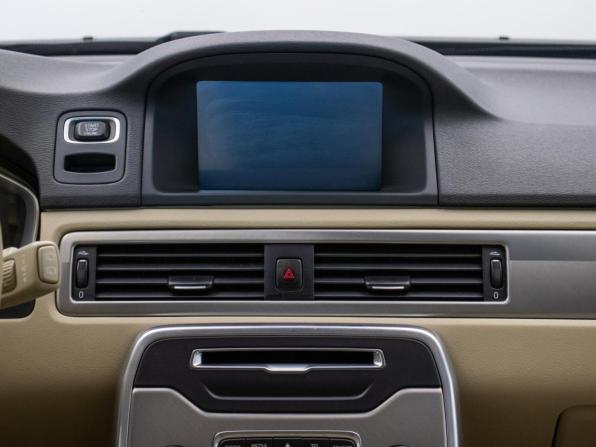 Volvo XC70 II Рестайлинг с пробегом 2013 года, цена 1 734 000 рублей, 215391 км, универсал, Автокод Объявления