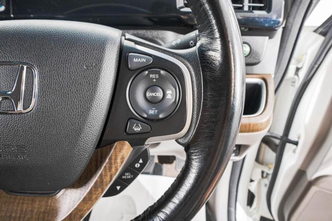 Honda Stepwgn V с пробегом 2015 года, цена 1 889 000 рублей, 91000 км, минивэн, Автокод Объявления
