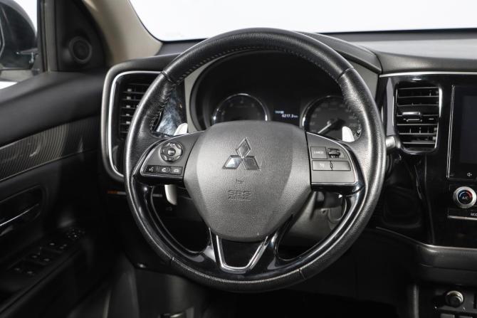 Mitsubishi Outlander III Рестайлинг 3 с пробегом 2021 года, цена 2 699 000 рублей, 108777 км, внедорожник, Автокод Объявления