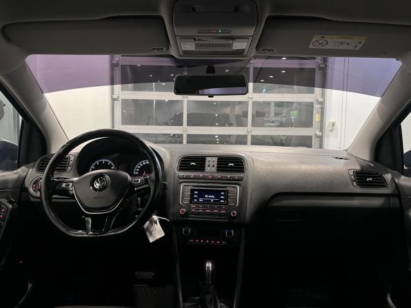 Volkswagen Polo V Рестайлинг с пробегом 2017 года, цена 1 263 000 рублей, 130703 км, седан, Автокод Объявления