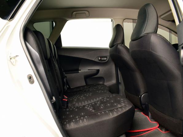 Toyota Ractis II с пробегом 2014 года, цена 999 995 рублей, 80752 км, хэтчбек, Автокод Объявления