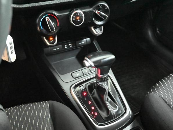 Kia Rio IV с пробегом 2019 года, цена 1 700 000 рублей, 72302 км, хэтчбек, Автокод Объявления