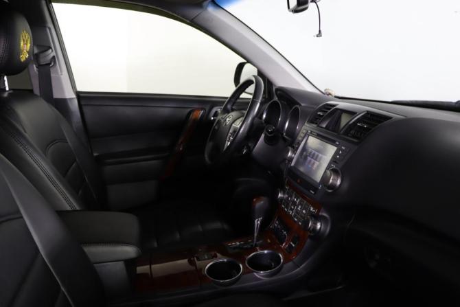 Toyota Highlander II (XU40) Рестайлинг с пробегом 2012 года, цена 1 689 990 рублей, 303192 км, внедорожник, Автокод Объявления