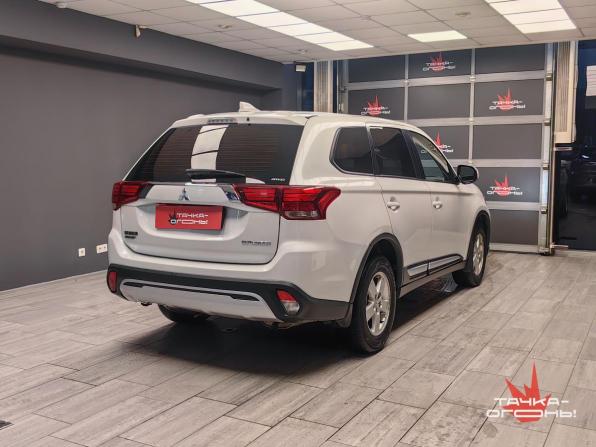 Mitsubishi Outlander III Рестайлинг 3 с пробегом 2018 года, цена 1 800 000 рублей, 135000 км, внедорожник, Автокод Объявления
