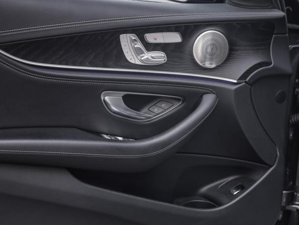 Mercedes-Benz E-Класс V (W213 S213 C238) Рестайлинг с пробегом 2022 года, цена 5 150 000 рублей, 59484 км, седан, Автокод Объявления