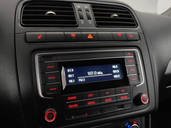Volkswagen Polo V Рестайлинг с пробегом 2017 года, цена 1 149 000 рублей, 104988 км, седан, Автокод Объявления