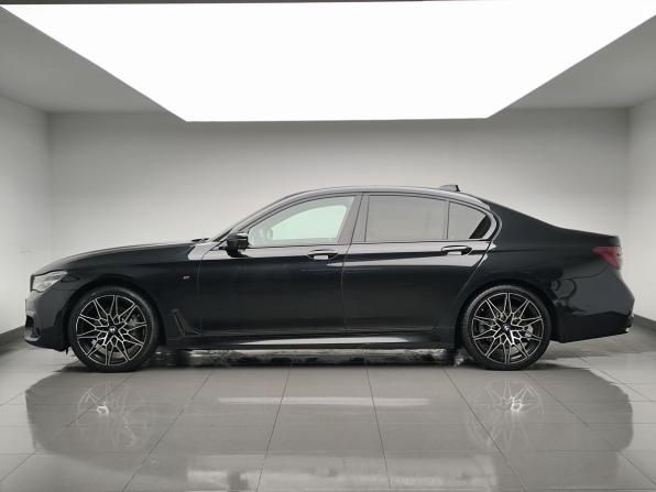 BMW 7 серии VI (G11/G12) с пробегом 2017 года, цена 3 724 000 рублей, 142309 км, седан, Автокод Объявления