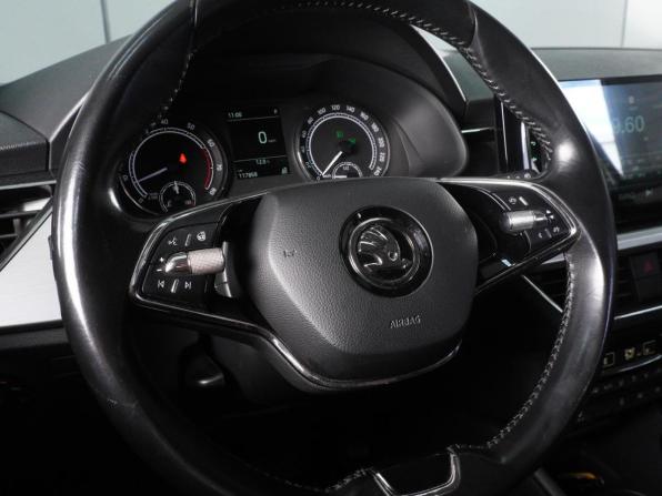 Skoda Rapid II с пробегом 2021 года, цена 1 759 000 рублей, 117868 км, лифтбек, Автокод Объявления