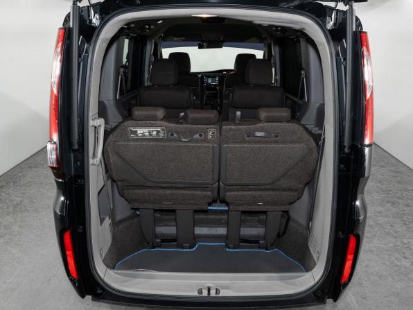Honda Stepwgn V с пробегом 2015 года, цена 1 689 500 рублей, 165220 км, минивэн, Автокод Объявления