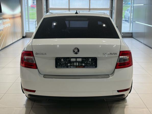 Skoda Octavia III (A7) Рестайлинг с пробегом 2018 года, цена 1 449 000 рублей, 152000 км, лифтбек, Автокод Объявления