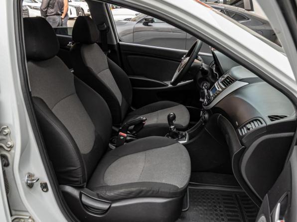 Hyundai Solaris I с пробегом 2014 года, цена 880 000 рублей, 185580 км, хэтчбек, Автокод Объявления