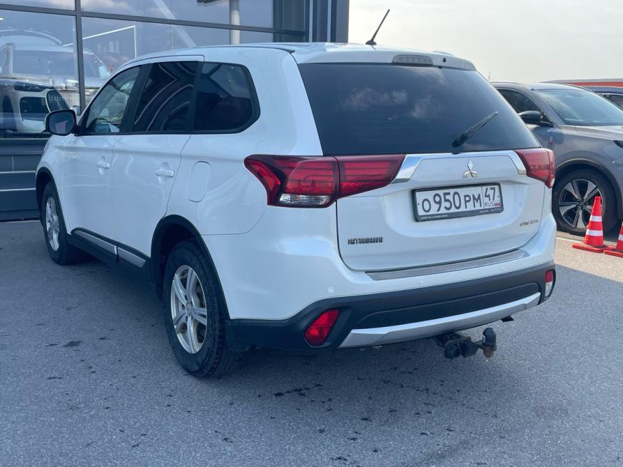 Mitsubishi Outlander III Рестайлинг 2 Санкт-Петербург  - изображение 4