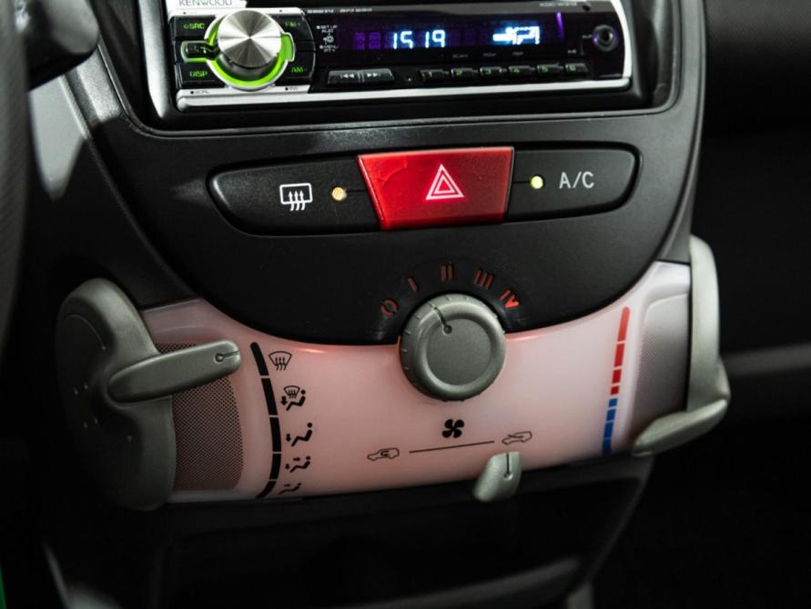 Peugeot 107 I Санкт-Петербург  - изображение 16