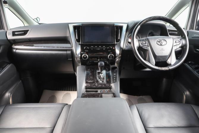 Toyota Alphard III Рестайлинг с пробегом 2021 года, цена 6 349 000 рублей, 51003 км, минивэн, Автокод Объявления