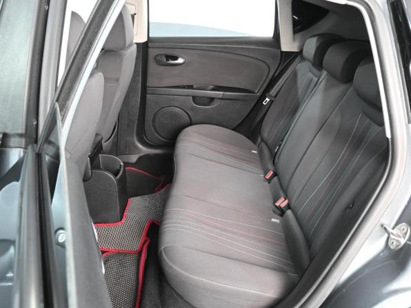 SEAT Leon II Рестайлинг с пробегом 2012 года, цена 759 000 рублей, 193303 км, хэтчбек, Автокод Объявления
