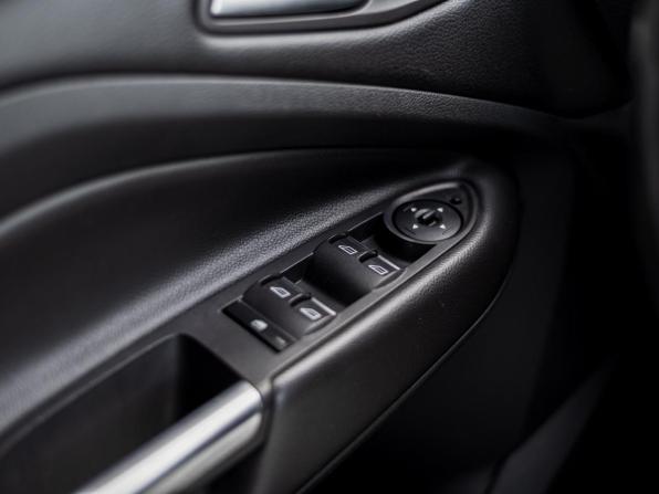 Ford Kuga II Рестайлинг с пробегом 2017 года, цена 1 430 000 рублей, 176435 км, внедорожник, Автокод Объявления