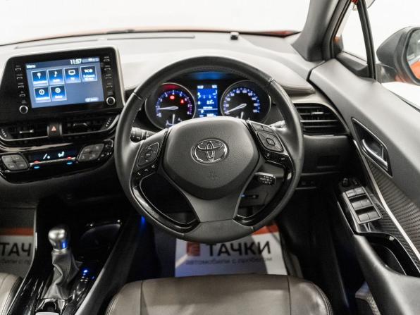 Toyota C-HR I Рестайлинг с пробегом 2019 года, цена 2 050 000 рублей, 53900 км, внедорожник, Автокод Объявления