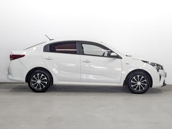 Kia Rio IV Рестайлинг с пробегом 2021 года, цена 1 515 000 рублей, 118948 км, седан, Автокод Объявления