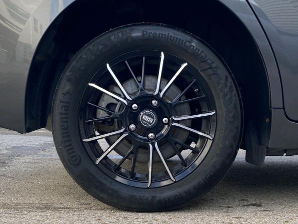 Toyota Verso I Рестайлинг с пробегом 2013 года, цена 1 419 000 рублей, 148021 км, компактвэн, Автокод Объявления