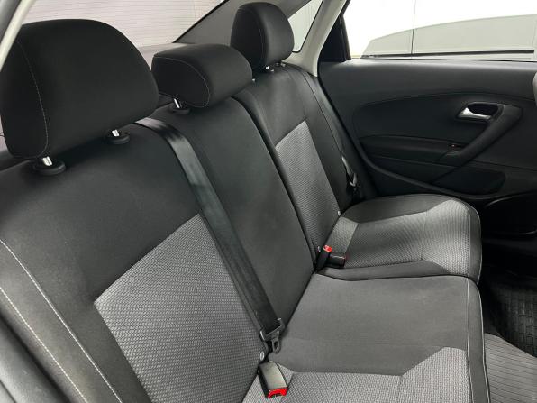 Volkswagen Polo V Рестайлинг с пробегом 2018 года, цена 950 000 рублей, 208708 км, седан, Автокод Объявления